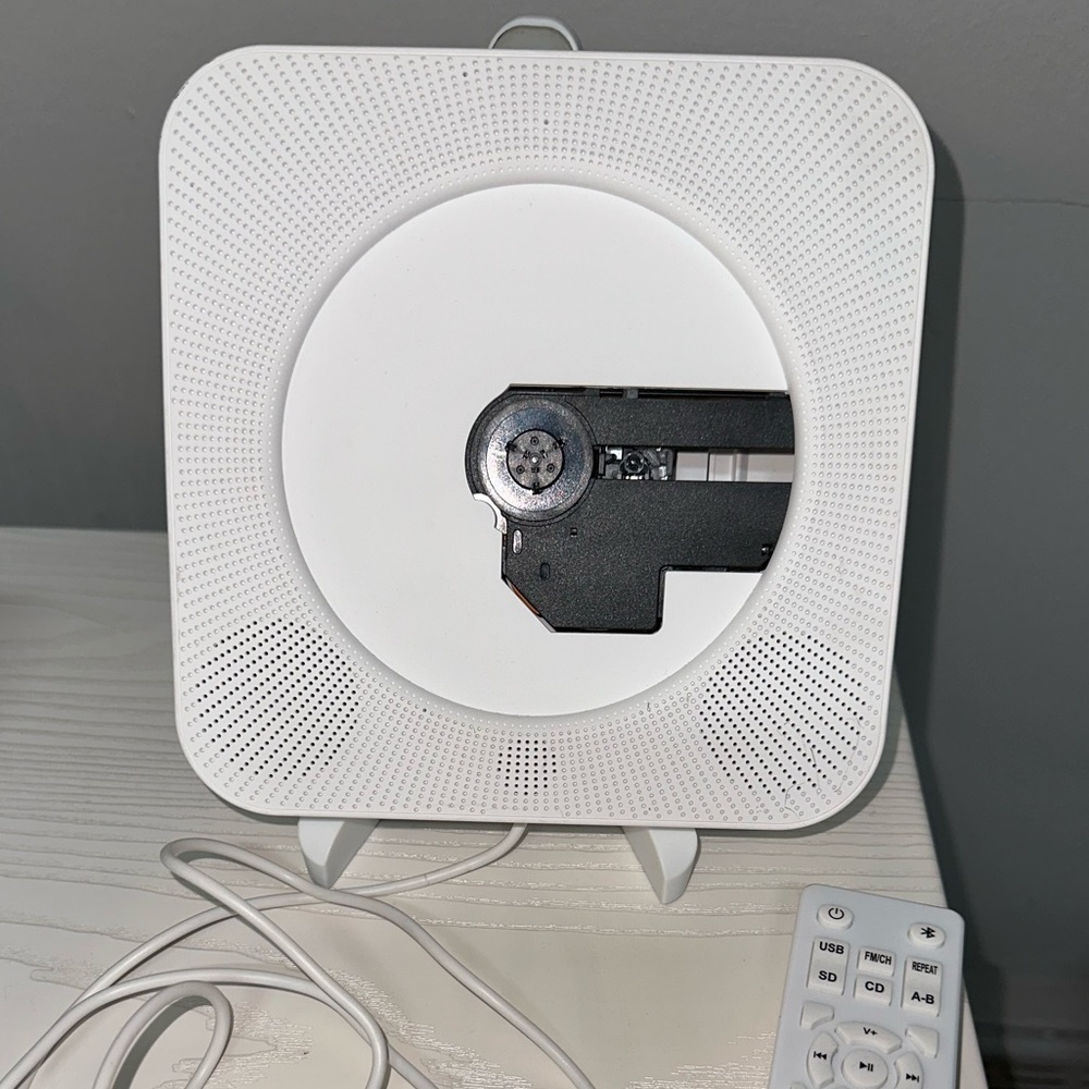 Retekess TR609 Portable CD Player - Headphone Jack - FM Radio - White
